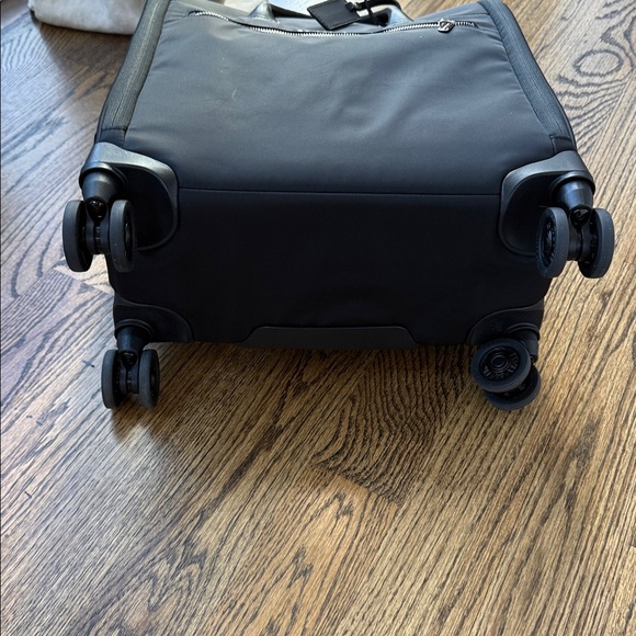 Briggs & Riley Black 4 wheel under seat carry-on - Picture 14 of 14